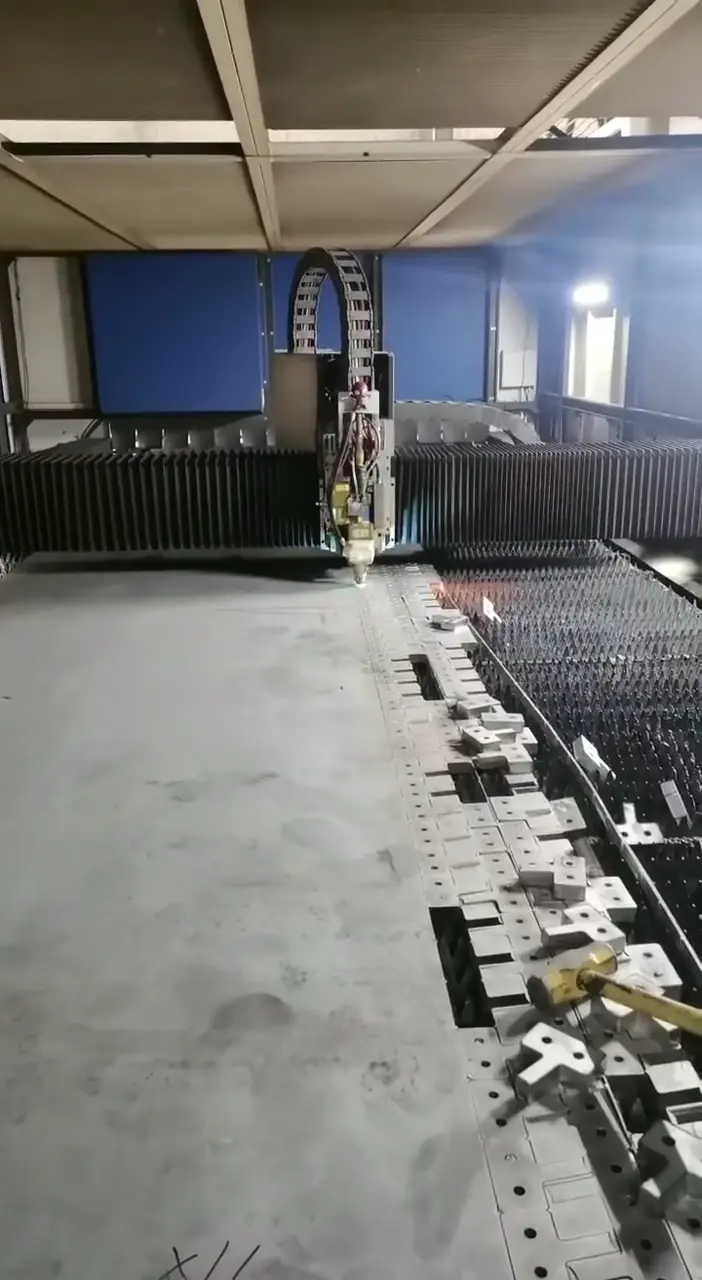 钣金加工现场