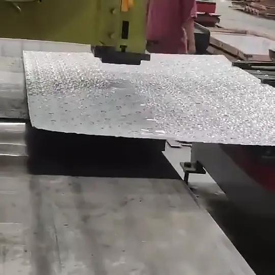 水波纹板压制成型