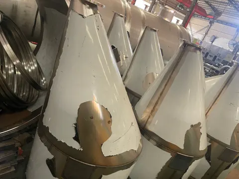 筒体锥体与容器
