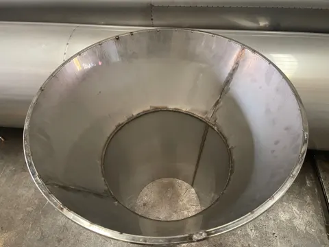 筒体锥体与容器