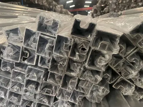 方形开槽截面